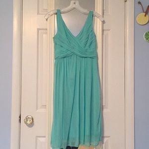 Aqua bridesmaid’s dress